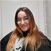 Estudiante de Educación social se ofrece como profesora de iniciación musical, interpretación musical y canto